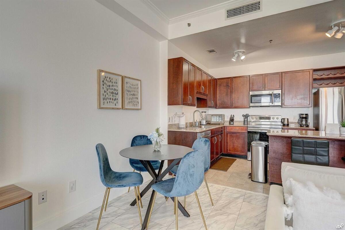 Laketown Wharf 2115 Penthouse With Gulf Views In Pcb - Sleeps 6 Apartment *