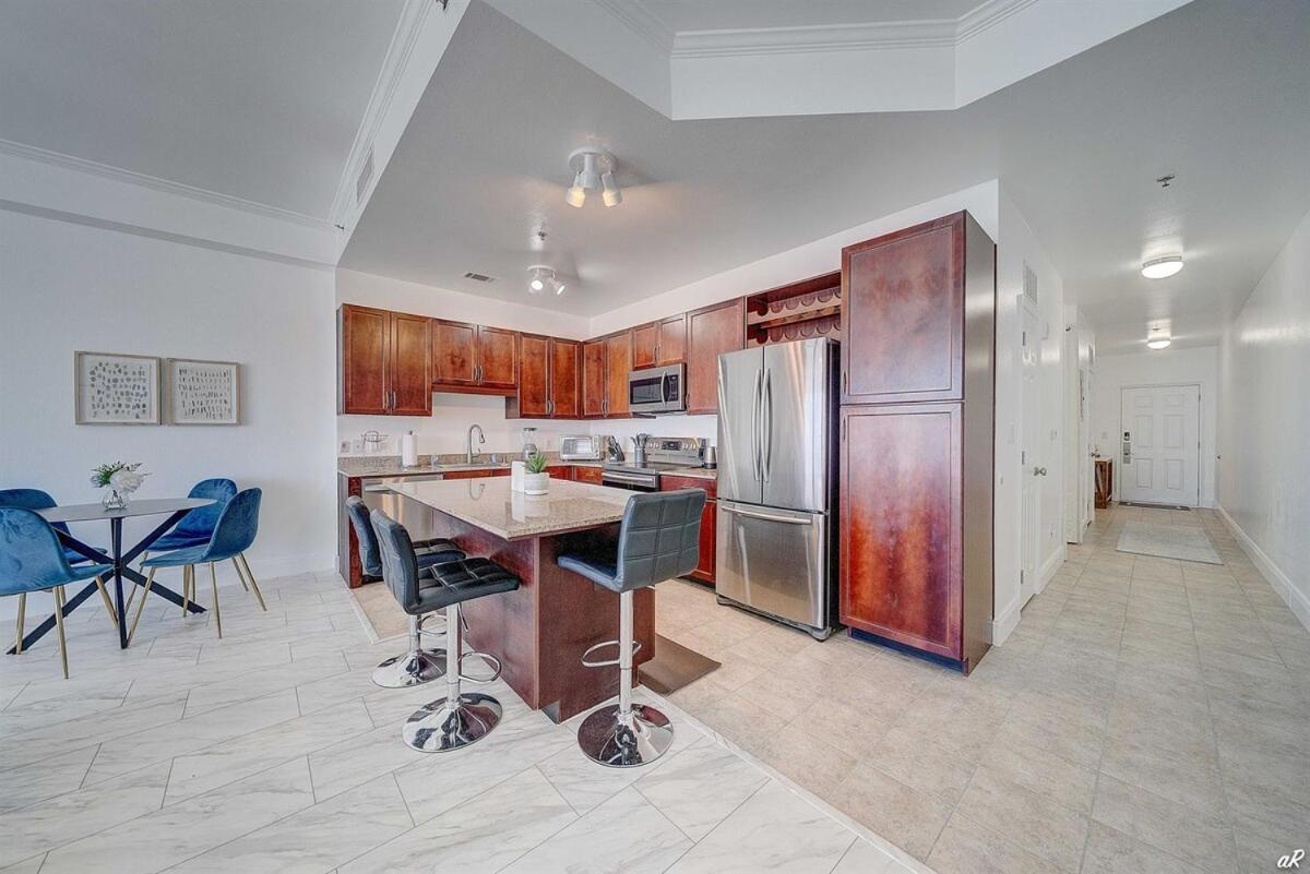 Laketown Wharf 2115 Penthouse With Gulf Views In Pcb - Sleeps 6 Panama City Beach