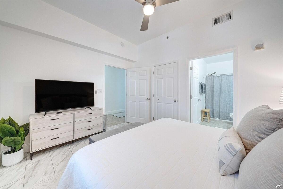 Laketown Wharf 2115 Penthouse With Gulf Views In Pcb - Sleeps 6 *