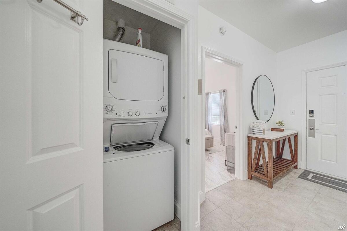 Laketown Wharf 2115 Penthouse With Gulf Views In Pcb - Sleeps 6
