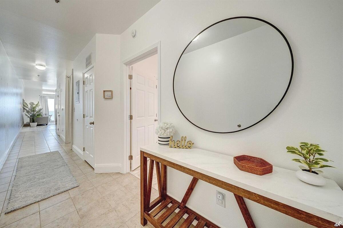 Apartment Laketown Wharf 2115 Penthouse With Gulf Views In Pcb - Sleeps 6 Panama City Beach